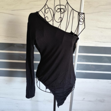 XL (46) – Fekete egyszínű body