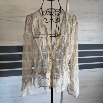 M/L (38/42) – Krém csipkés felső
