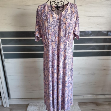 3XL (52) – Lila mintás ruha