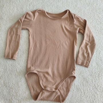 104 cm – Bézs hosszú ujjú body