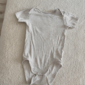 104 cm – Szürke rövid ujjú body