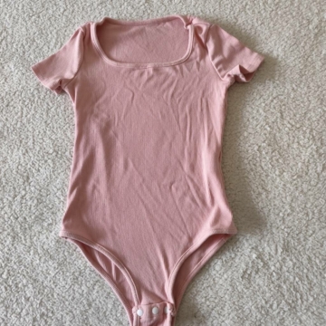 128 cm – Rózsaszín body