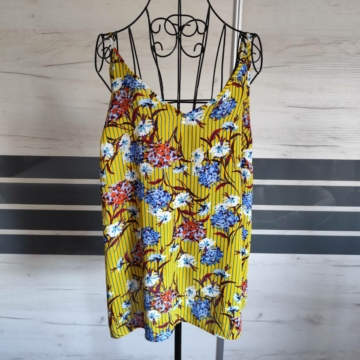 L/XL (44/46) – Sárga mintás trikófelső
