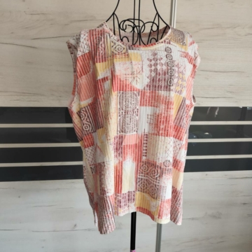 XL/XXL (46/48) – Többszínű mintás felső