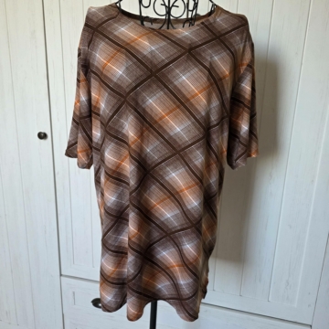L/XL (44/46) - Mintás rövid ujjú felső
