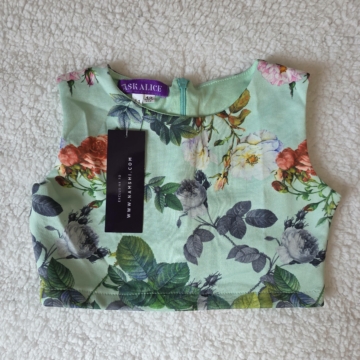 Virágmintás ujjatlan felső/crop top
