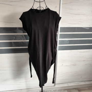 M/L (38/42) - Fekete ujjatlan ruha
