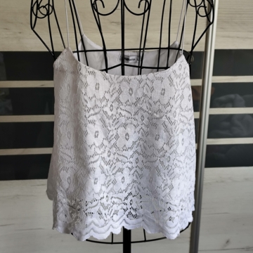 L (42) - Csipkés trikó felső/crop-top