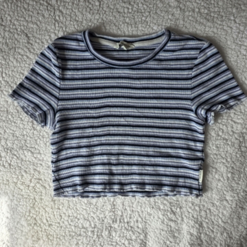 M (38) - Csíkos Rövid Ujjú Felső/crop-top