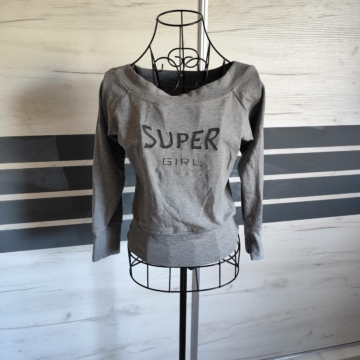 Super Girl feliratos pulóver