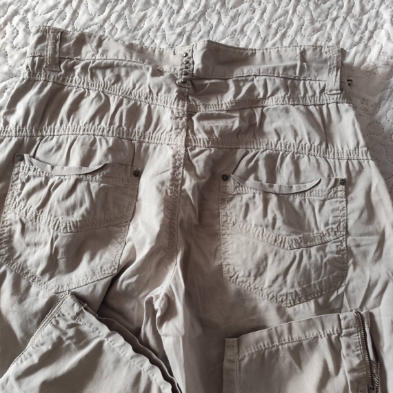 S (36) – Bézs cipzáras nadrág