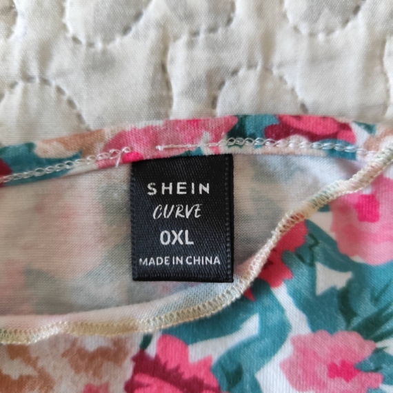 XL – Több színű virágos trikó