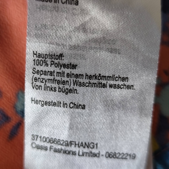 M – Több színű virágos rövid ujjú felső