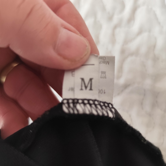 M – Fekete csipkés trikófelső