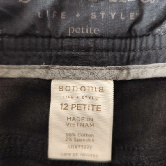L (44) – Fekete szoknya