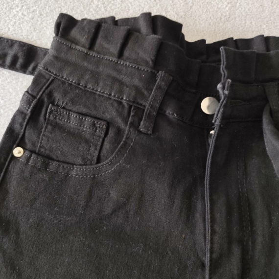 M (38) – Fekete rövidnadrág