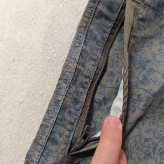 M (48) – Kék mintás rövidnadrág
