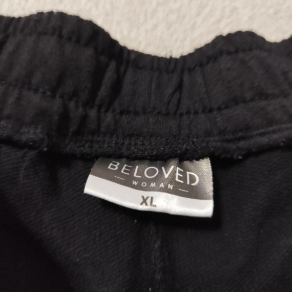 XL (46) – Fekete rövidnadrág