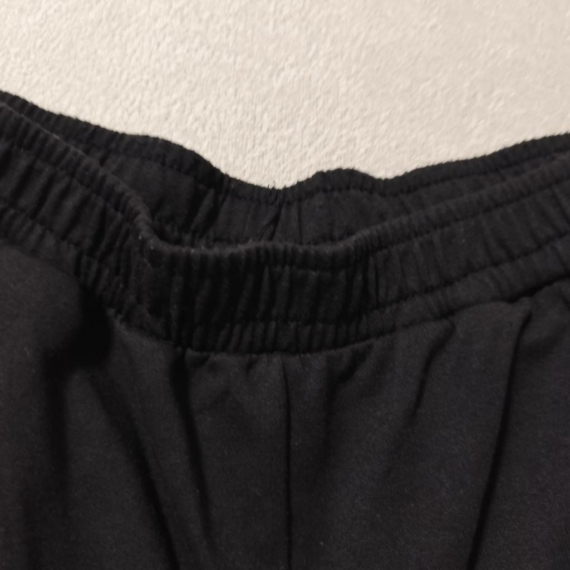 XL (46) – Fekete rövidnadrág