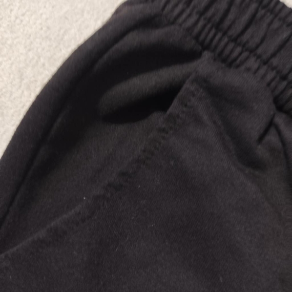 XL (46) – Fekete rövidnadrág