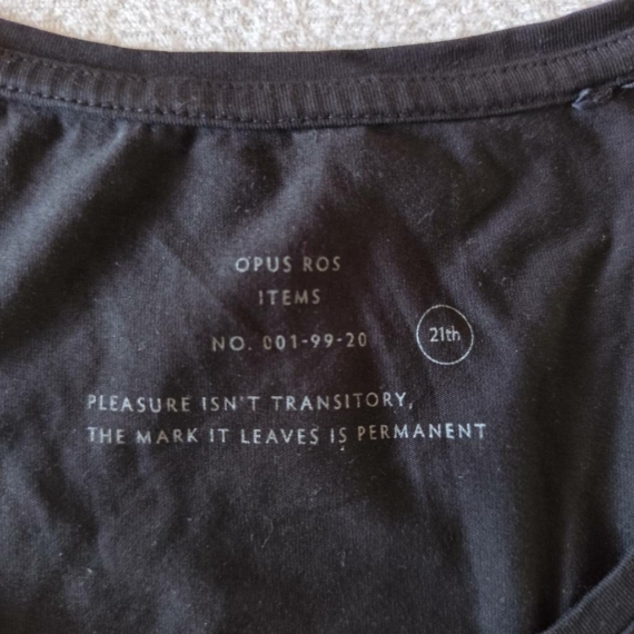 L/XL (44/46) – Fekete trikófelső