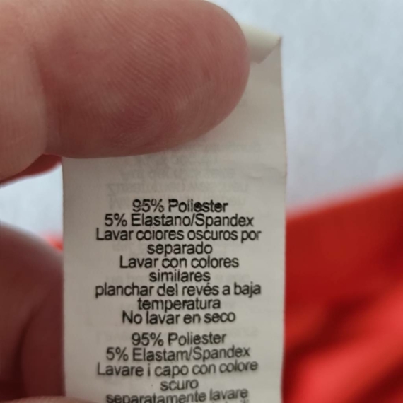 XL (46) – Piros rövidnadrág