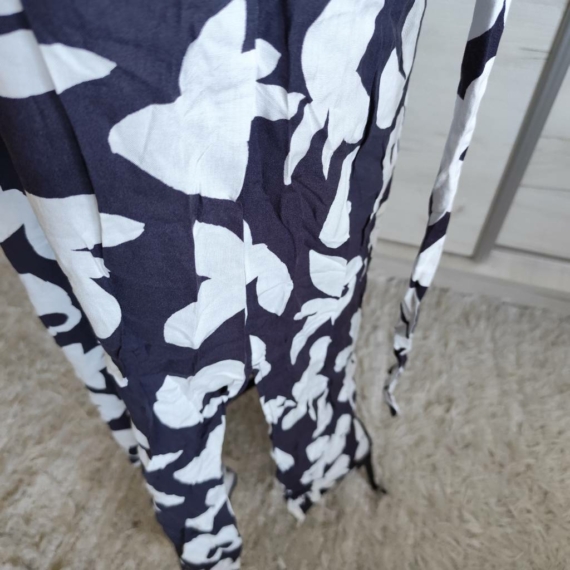 L (44) – Fekete-fehér mintás maxi ruha