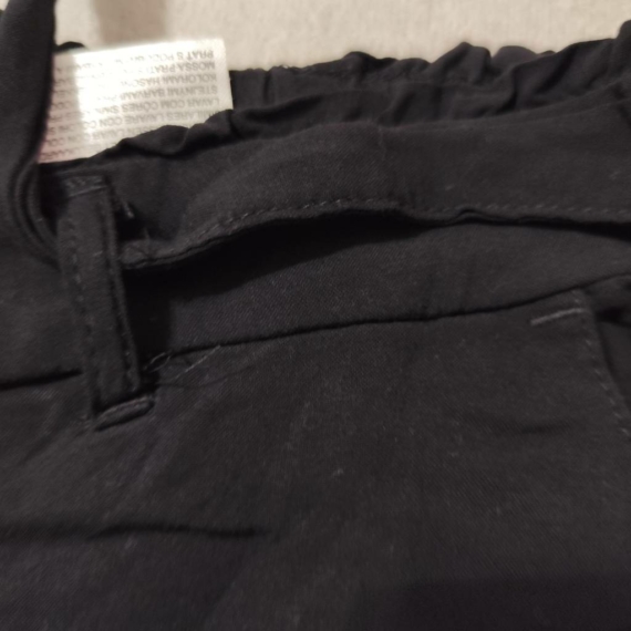 M (40) – Fekete rövidnadrág