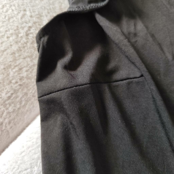 M (40) – Fekete mintás overál