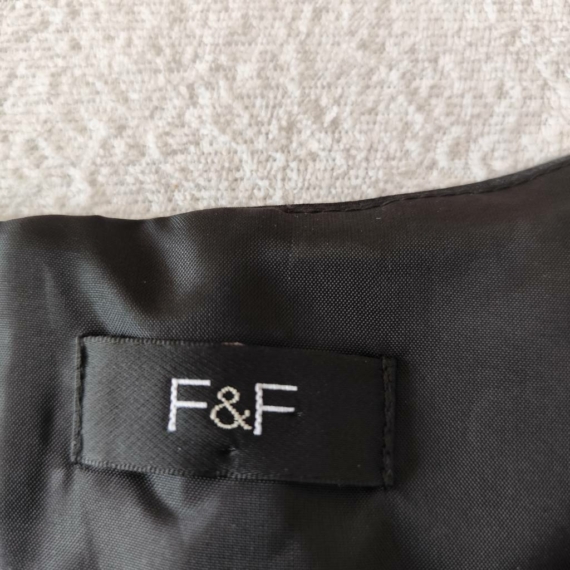 L/XL (44/46) – Fekete alkalmi ruha