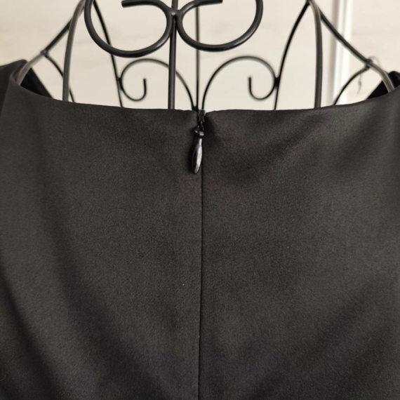 L/XL (44/46) – Fekete alkalmi ruha