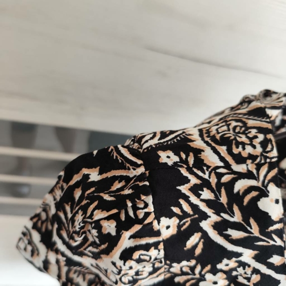 M (38) – Fekete mintás ruha