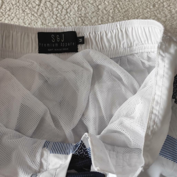 M (48) – Fehér mintás rövidnadrág