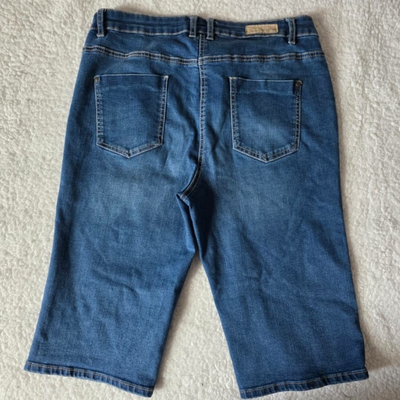 M (40) – Kék rövidnadrág