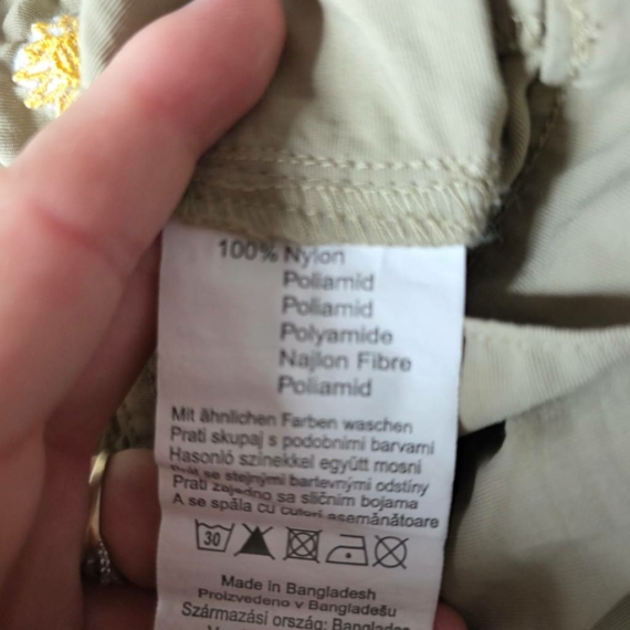 S (46) – Bézs rövidnadrág