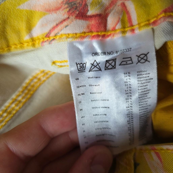 M (38) – Sárga virágmintás rövidnadrág