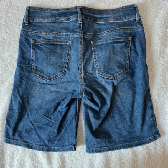M (38) – Kék farmer rövidnadrág