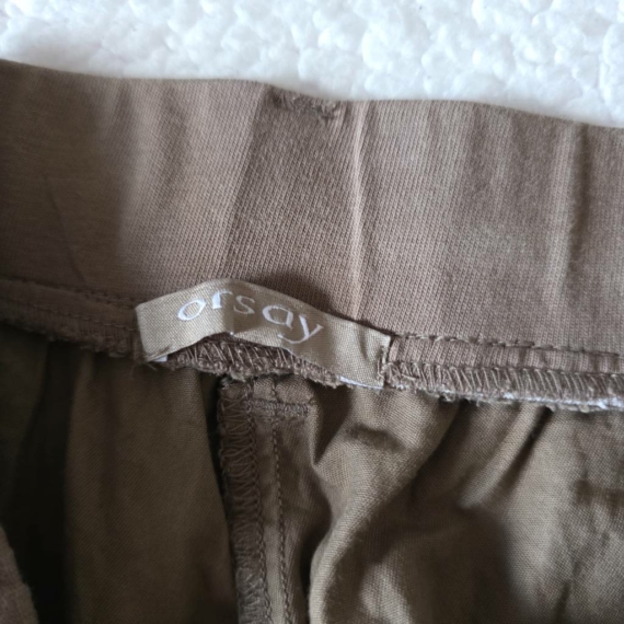M (40) – Bézs rövidnadrág