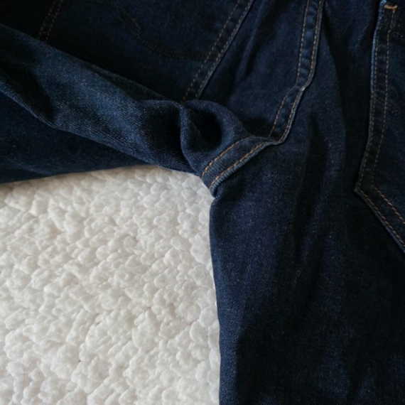 M (40) – Sötétkék farmer rövidnadrág