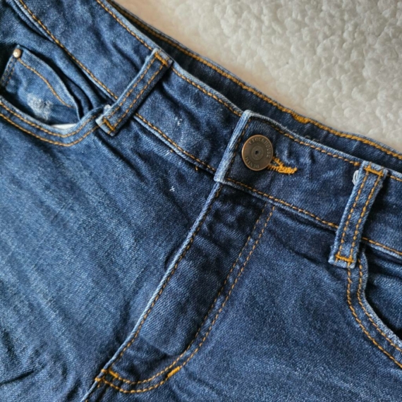 S (36) – Kék szakadt rövidnadrág