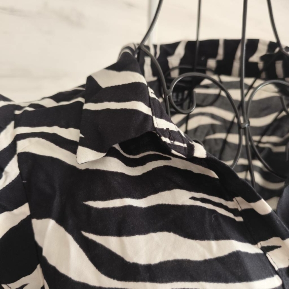 M (40) – Fekete mintás ruha