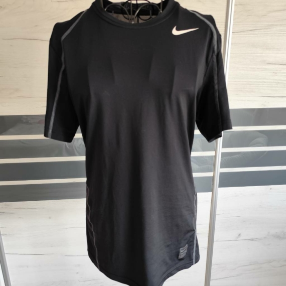 S (46) – Fekete sportos póló