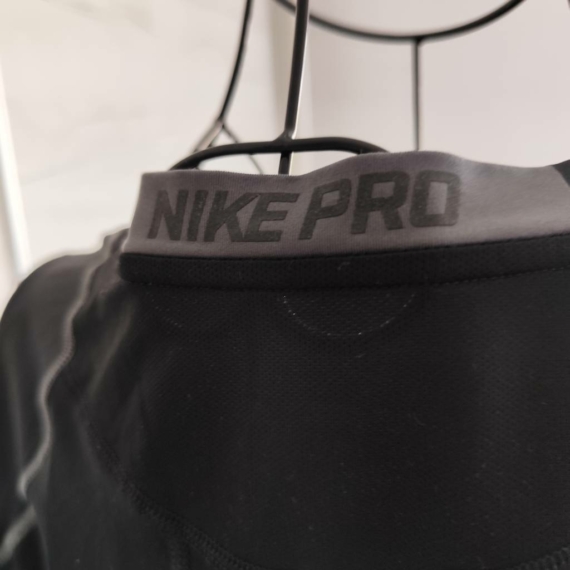 S (46) – Fekete sportos póló