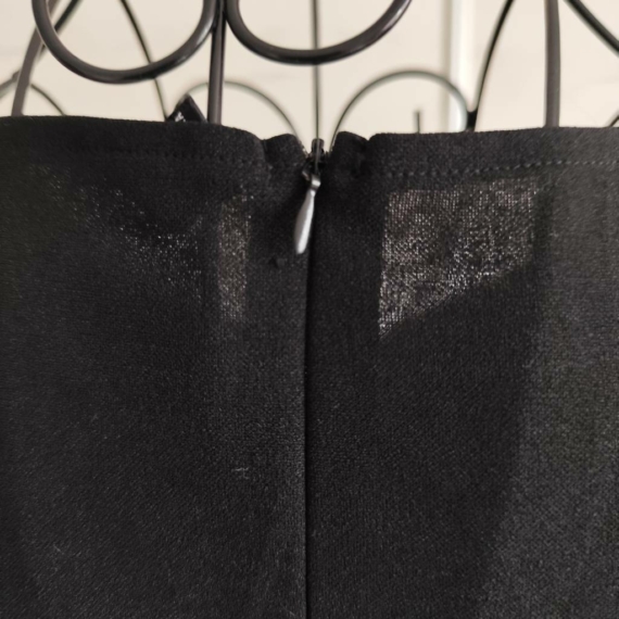 XS (34) – Fekete elegáns ruha