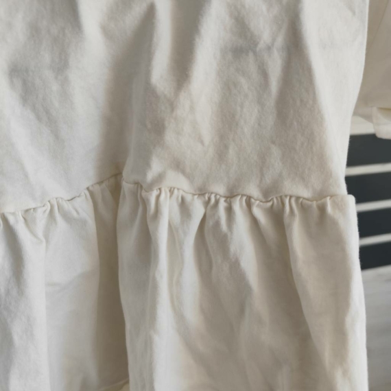 M (40) – Krém peplum felső