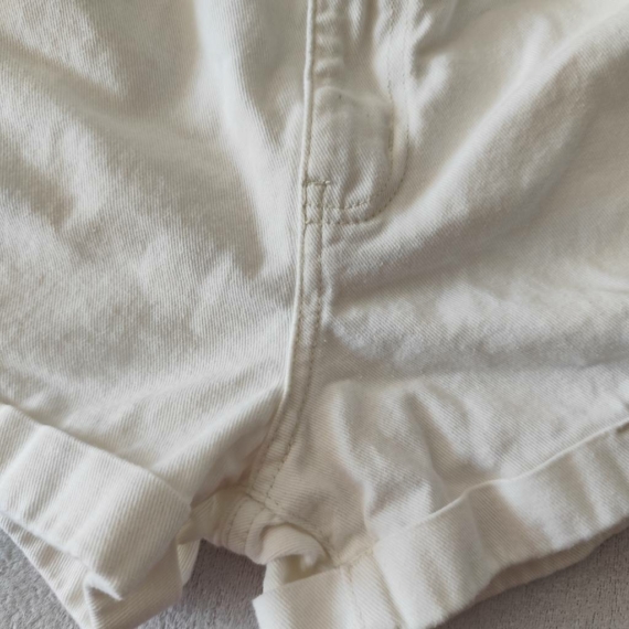 M (38) – Fehér rövidnadrág