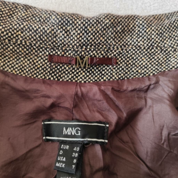 M (40) – Barna zakó