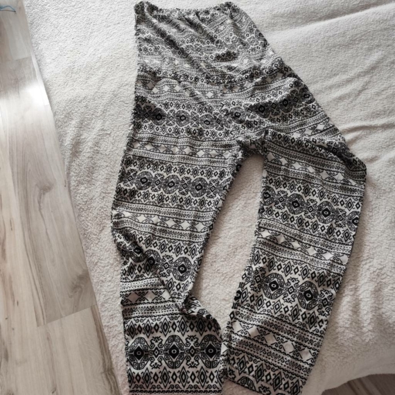 M/L (38/42) – Fekete mintás nadrág