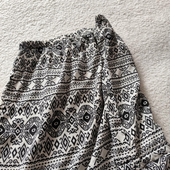 M/L (38/42) – Fekete mintás nadrág