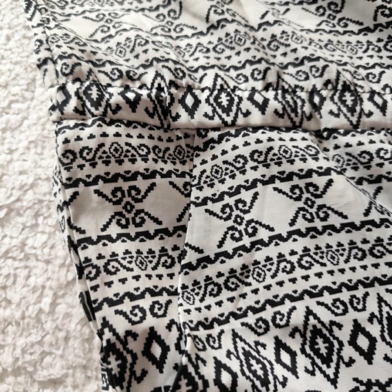 M/L (38/42) – Fekete mintás nadrág